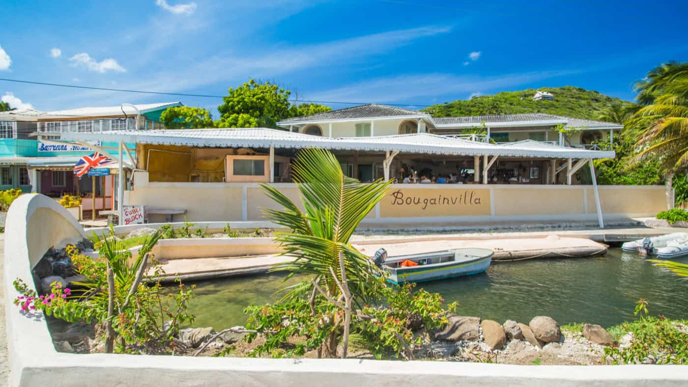 Waterfront accommodation on Union Island