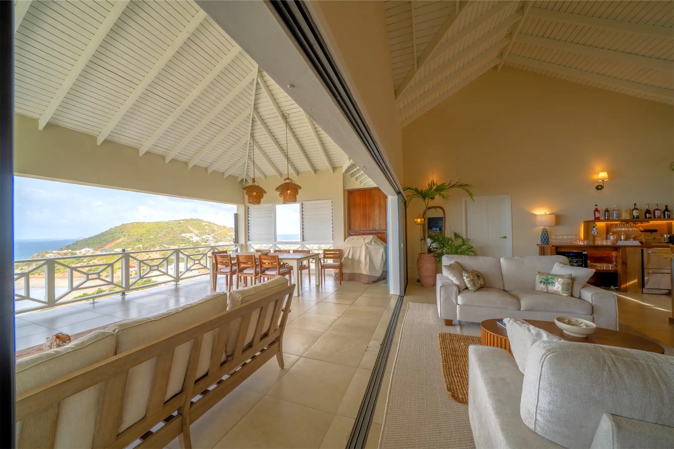 Villa Mer et Sel living room and sea view