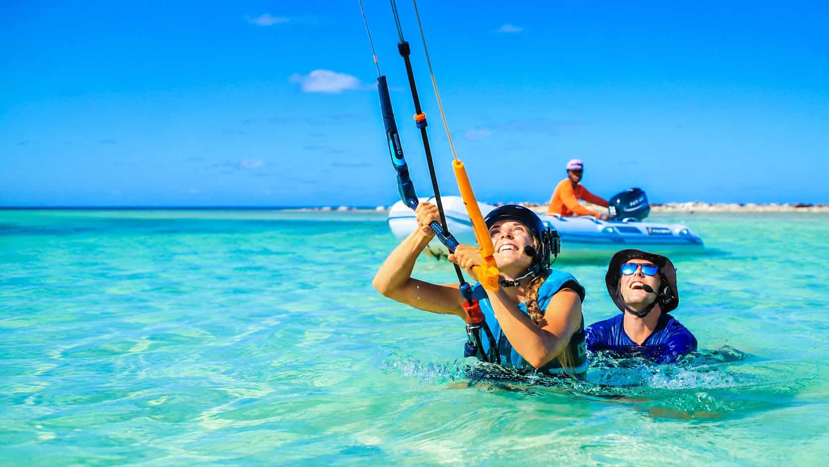 Kitesurf lesson with safety boat on Union Island
