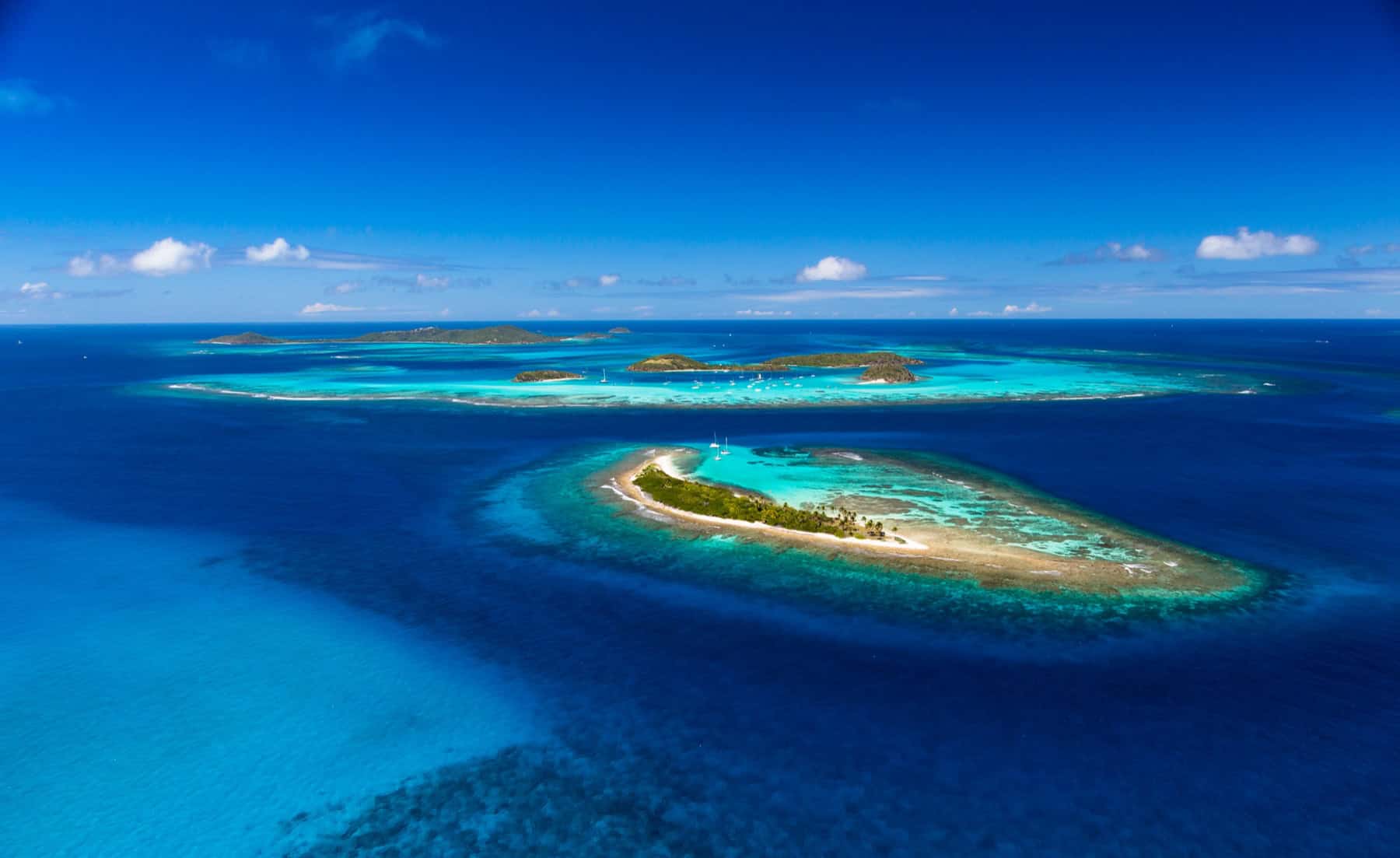 Tobago Cays water and reef scenery for a Grenadines kite cruise