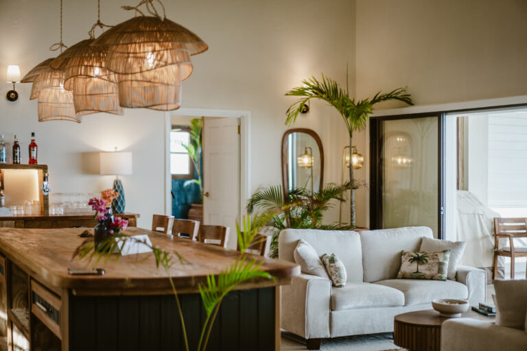 Open-plan living and dining room inside Mer et Sel Villa